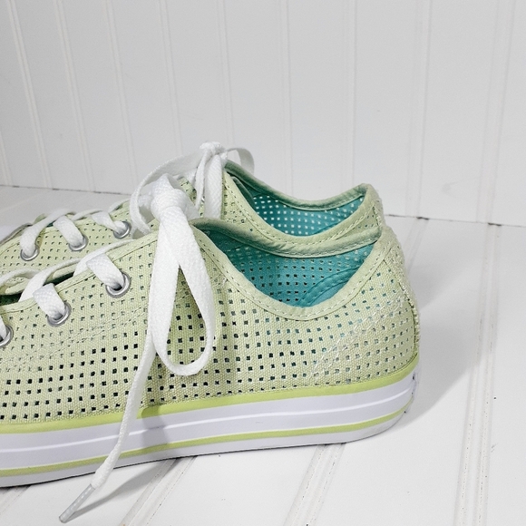 NEW Converse Chuck Taylor All Star Perforated JUNIOR shoe size 4 F41 - Picture 9 of 15